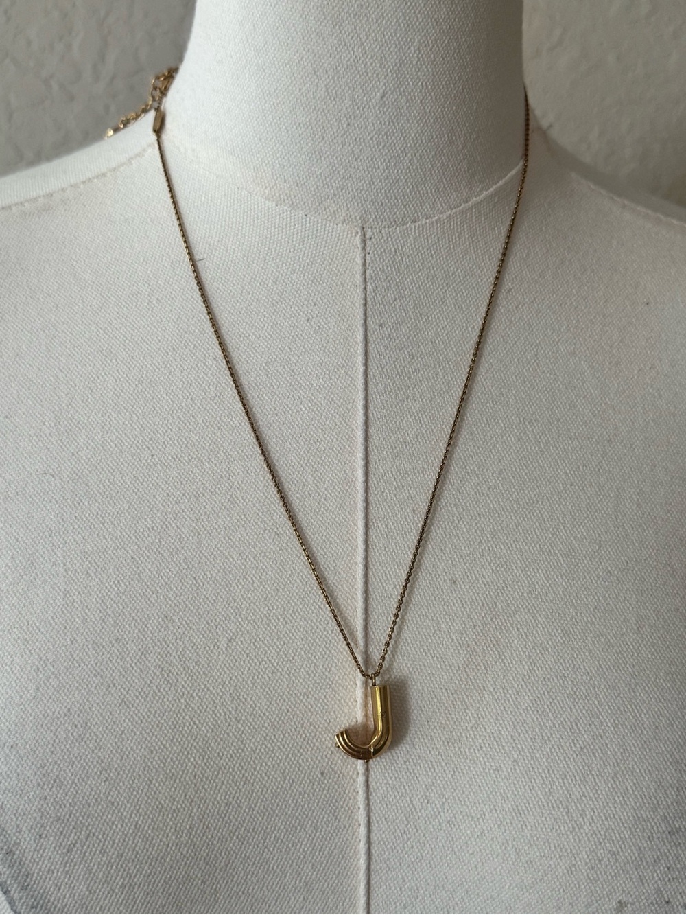 Louis Vuitton Gold 'J' Initial Pendant Necklace - Picture 5 of 9